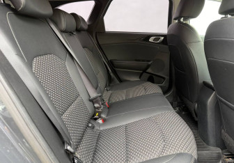 Подержанный автомобиль Kia Ceed Wagon 2021 года (11 фото)