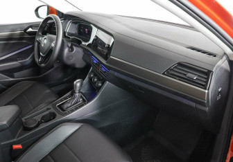 Подержанный автомобиль Volkswagen Jetta Sedan 2019 года (5 фото)