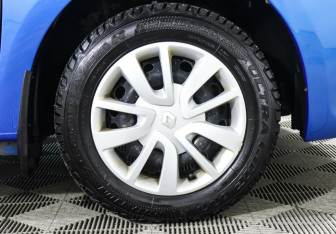 Подержанный автомобиль Renault Logan Sedan 2014 года (7 фото)