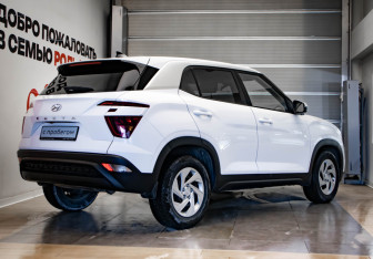 Подержанный автомобиль Hyundai Creta 2022 года (4 фото)