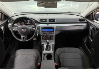 Подержанный автомобиль Volkswagen Passat Sedan 2011 года (13 фото)