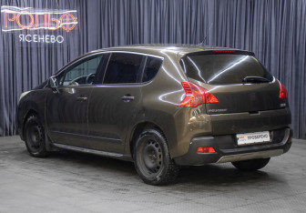 Подержанный автомобиль Peugeot 3008 2011 года (3 фото)