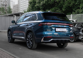 Подержанный автомобиль Geely Monjaro 2023 года (6 фото)