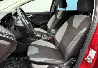 Подержанный автомобиль Ford Focus Hatchback 2013 года (10 фото)