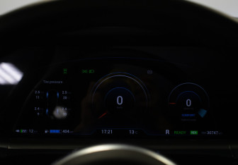 Подержанный автомобиль Voyah Free 2023 года (11 фото)