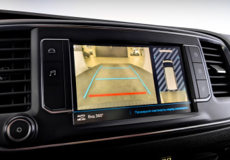 Подержанный автомобиль Peugeot Traveller 2018 года (27 фото)