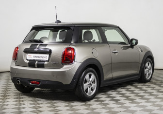 Подержанный автомобиль MINI Hatch 2019 года (5 фото)