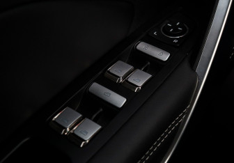 Подержанный автомобиль Belgee X70 2024 года (18 фото)