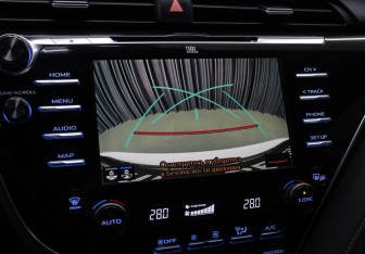 Подержанный автомобиль Toyota Camry Sedan 2018 года (21 фото)