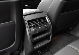 Подержанный автомобиль BMW X5 M 2021 года (24 фото)