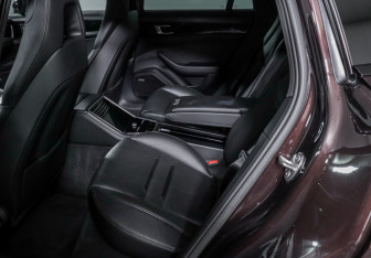 Подержанный автомобиль Porsche Panamera Wagon 2019 года (10 фото)