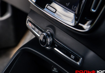 Подержанный автомобиль Volvo XC40 2019 года (13 фото)