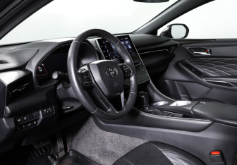 Подержанный автомобиль Toyota Avalon 2022 года (15 фото)