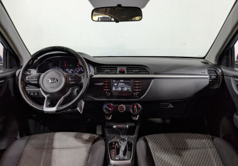 Подержанный автомобиль Kia Rio Hatchback 2019 года (12 фото)