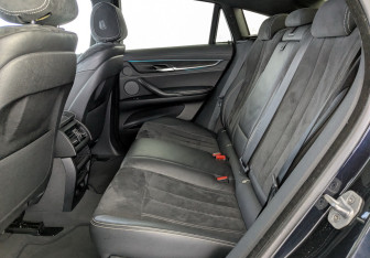 Подержанный автомобиль BMW X6 2019 года (12 фото)