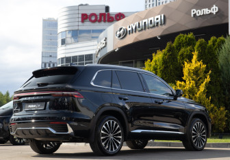 Подержанный автомобиль Geely Monjaro 2025 года (5 фото)