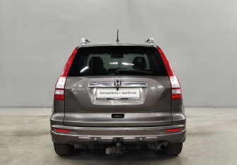 Подержанный автомобиль Honda CR-V 2012 года (6 фото)