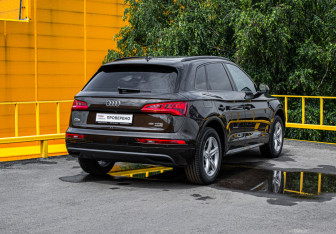 Подержанный автомобиль Audi Q5 2018 года (5 фото)