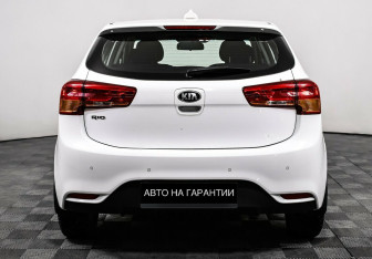 Подержанный автомобиль Kia Rio Hatchback 2017 года (4 фото)