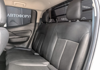 Подержанный автомобиль Mitsubishi L200 2022 года (18 фото)