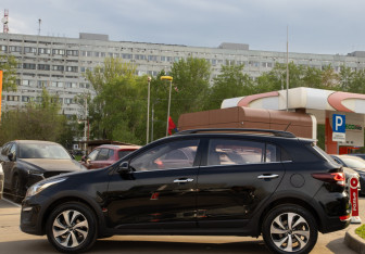 Подержанный автомобиль Kia Rio Hatchback 2020 года (6 фото)