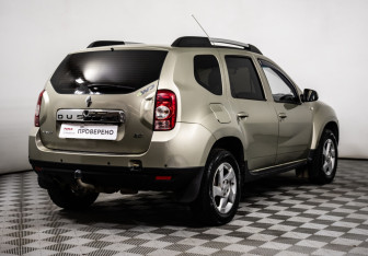 Подержанный автомобиль Renault Duster 2013 года (5 фото)