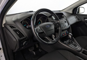 Подержанный автомобиль Ford Focus Hatchback 2018 года (14 фото)