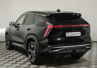 Подержанный автомобиль Geely Atlas 2024 года (7 фото)