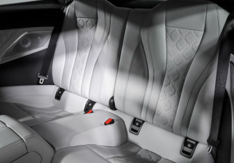 Подержанный автомобиль BMW M8 Coupe 2019 года (10 фото)