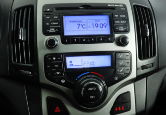 Подержанный автомобиль Hyundai i30 Hatchback 2011 года (14 фото)