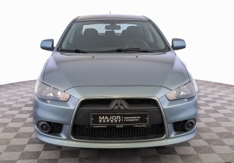 Подержанный автомобиль Mitsubishi Lancer Sedan 2011 года (2 фото)