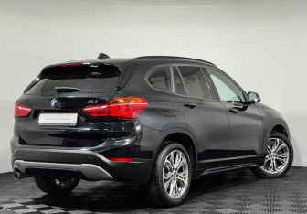 Подержанный автомобиль BMW X1 2017 года (2 фото)