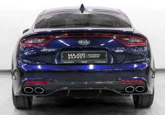 Подержанный автомобиль Kia Stinger 2019 года (6 фото)