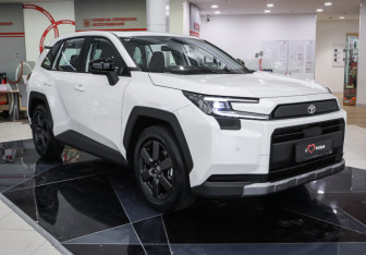 Новый Toyota RAV4 2025 (5 фото)