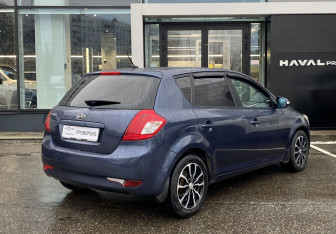 Подержанный автомобиль Kia Ceed Hatchback 2011 года (5 фото)