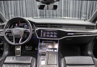 Подержанный автомобиль Audi A7 2019 года (14 фото)