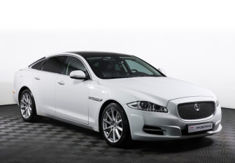 Подержанный автомобиль Jaguar XJ 2012 года (3 фото)