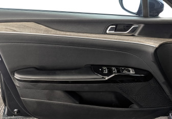 Подержанный автомобиль Kia K5 2021 года (19 фото)