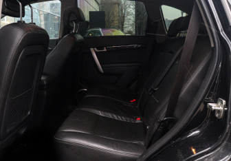 Подержанный автомобиль Chevrolet Captiva 2015 года (10 фото)