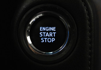 Подержанный автомобиль Toyota Land Cruiser Prado 2021 года (18 фото)