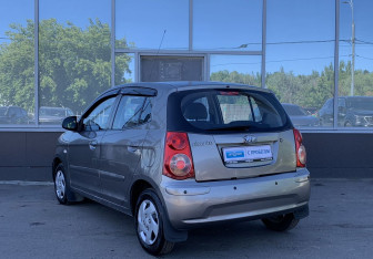 Подержанный автомобиль Kia Picanto 2009 года (7 фото)
