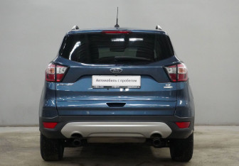 Подержанный автомобиль Ford Escape 2018 года (6 фото)