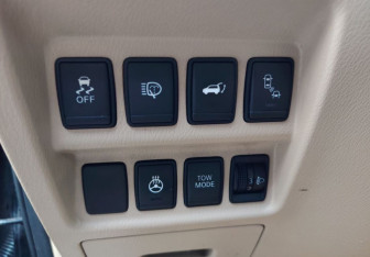 Подержанный автомобиль Nissan Pathfinder 2016 года (16 фото)