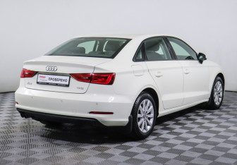 Подержанный автомобиль Audi A3 Sedan 2014 года (10 фото)