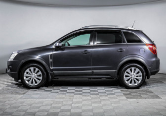 Подержанный автомобиль Opel Antara 2014 года (8 фото)