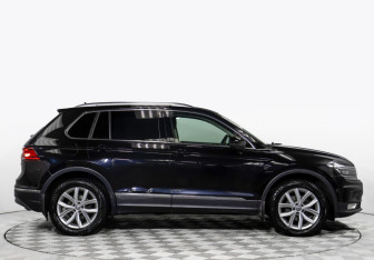 Подержанный автомобиль Volkswagen Tiguan 2017 года (3 фото)