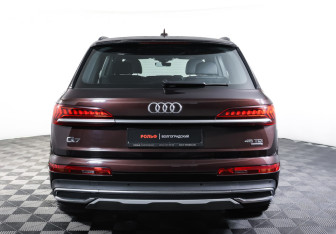 Подержанный автомобиль Audi Q7 2020 года (6 фото)