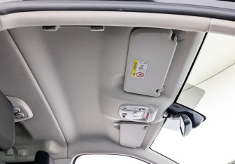 Подержанный автомобиль Peugeot Traveller 2021 года (23 фото)