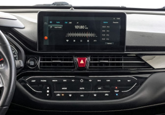 Подержанный автомобиль Москвич 3 2023 года (17 фото)