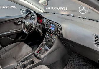 Подержанный автомобиль SEAT Leon Hatchback 2013 года (11 фото)